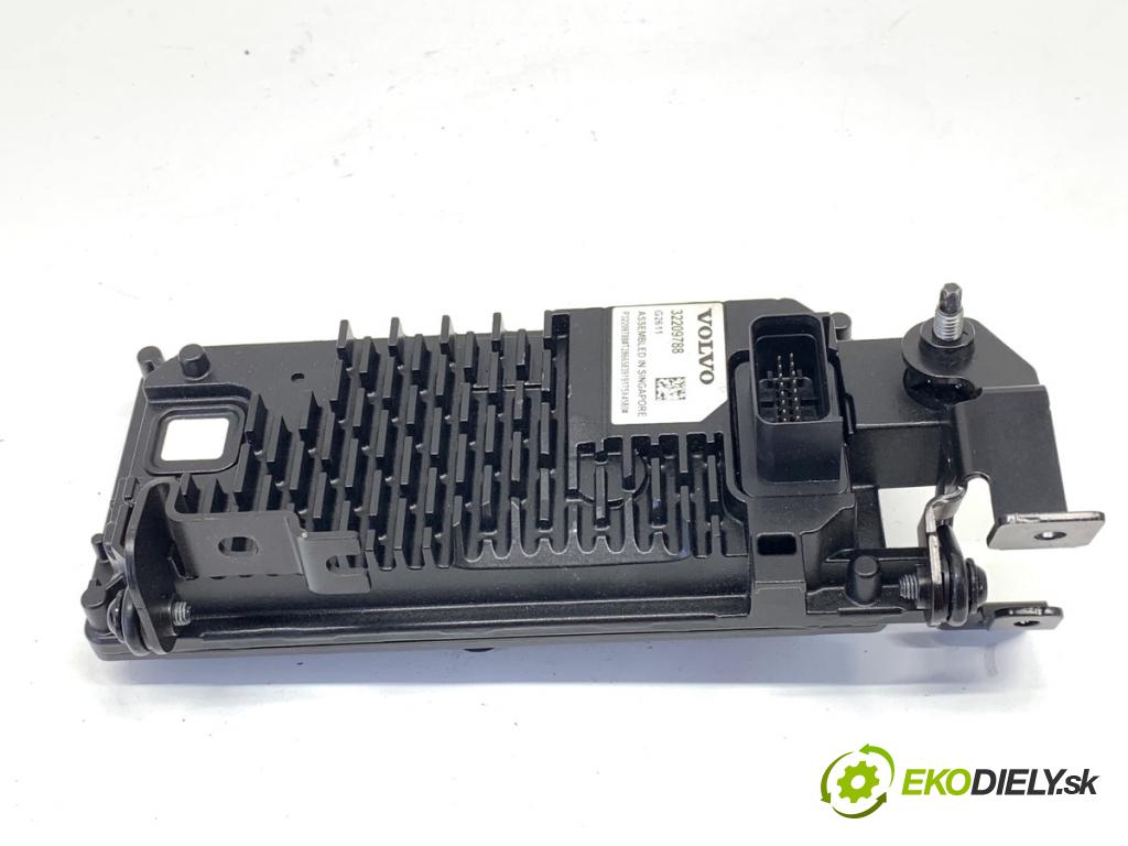 VOLVO S90 II sedan 2019 223 kW T8 Hybrid AWD 1969 KAMERA okna PŘEDNÍ 32209788