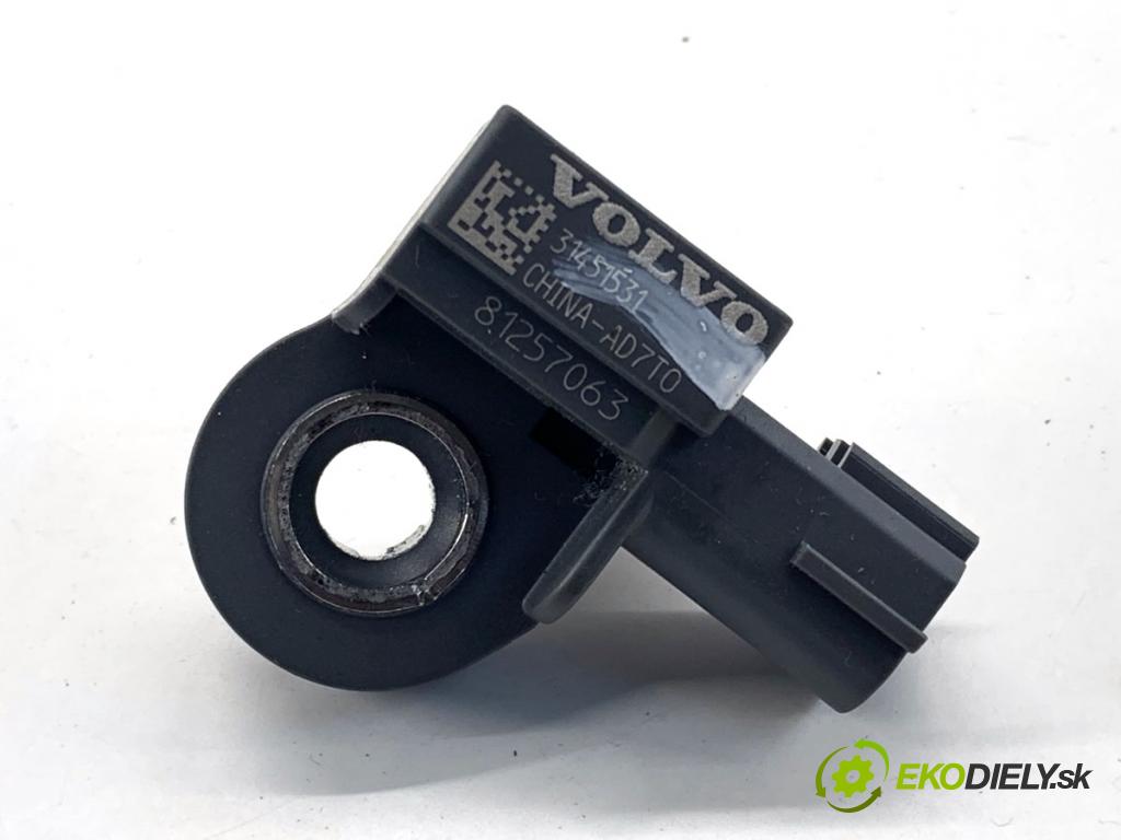 VOLVO S90 II sedan 2019 223 kW T8 Hybrid AWD 1969 Snímač nárazu 31451531 (Snímač nárazu)