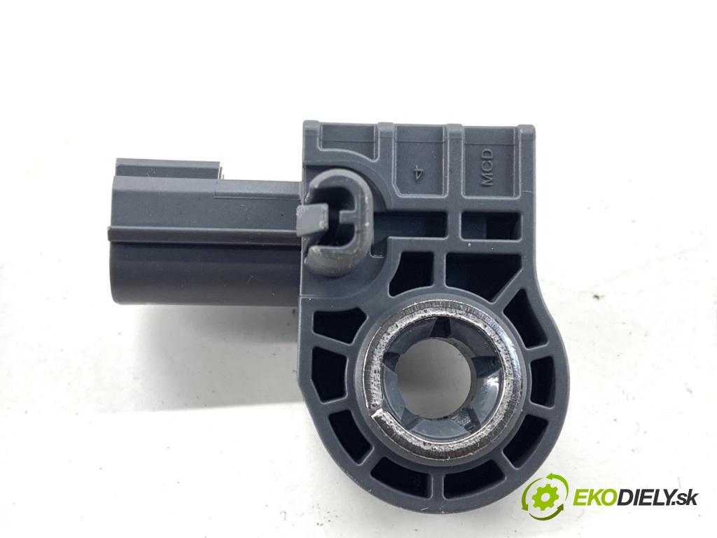 VOLVO S90 II sedan 2019 223 kW T8 Hybrid AWD 1969 Snímač nárazu 31451531 (Snímač nárazu)