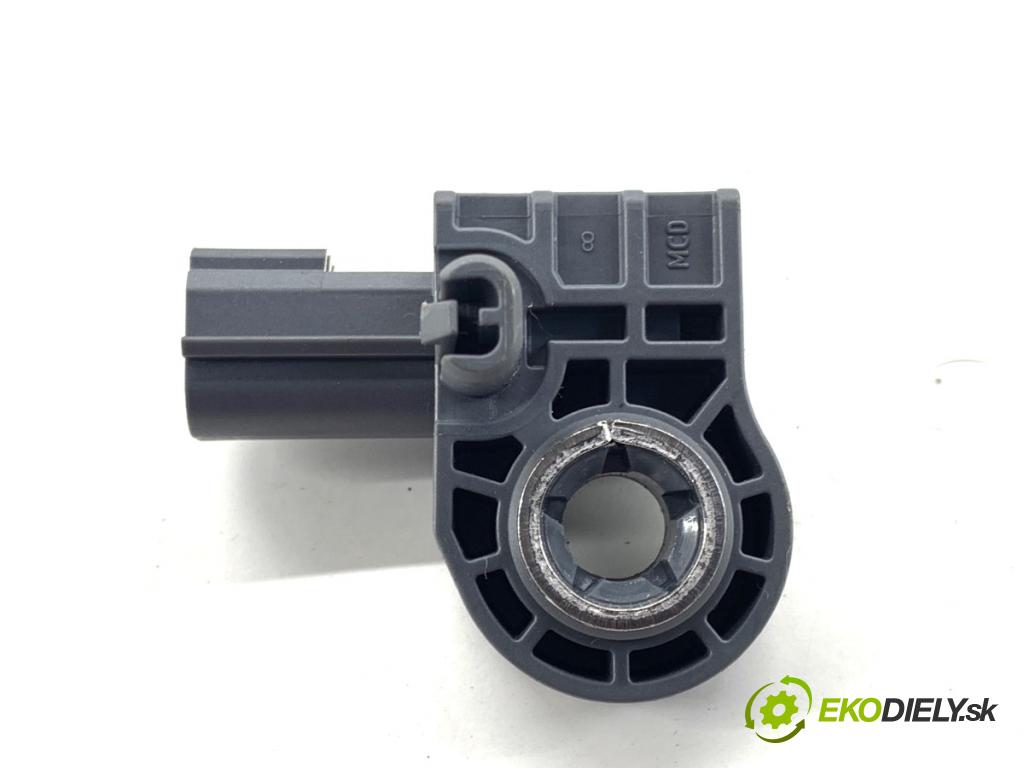 VOLVO S90 II sedan 2019 223 kW T8 Hybrid AWD 1969 Snímač nárazu 31451531 (Snímač nárazu)