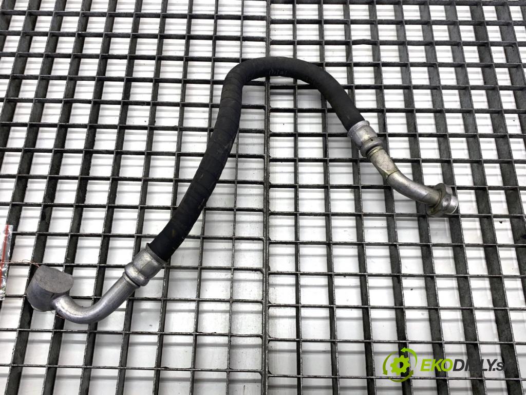 VOLVO S90 II sedan 2019 223 kW T8 Hybrid AWD 1969 rúrka klimatizácie 31369391 (Rúrka klimatizácie)