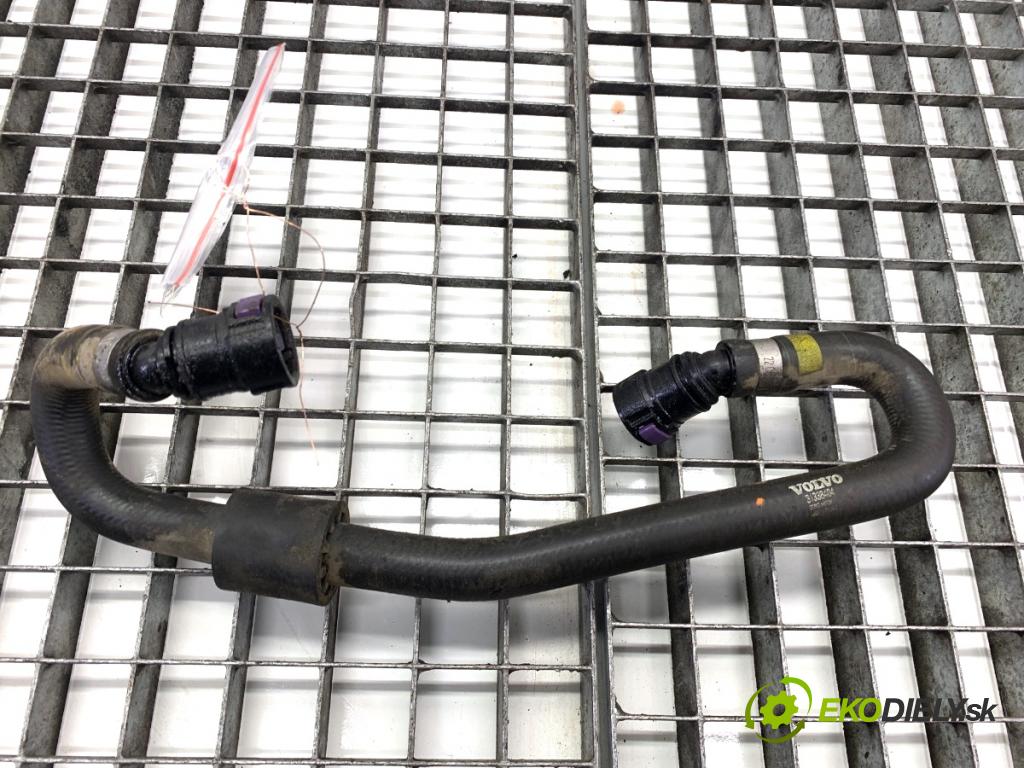 VOLVO S90 II sedan 2019 223 kW T8 Hybrid AWD 1969 Rúra vody 31338404