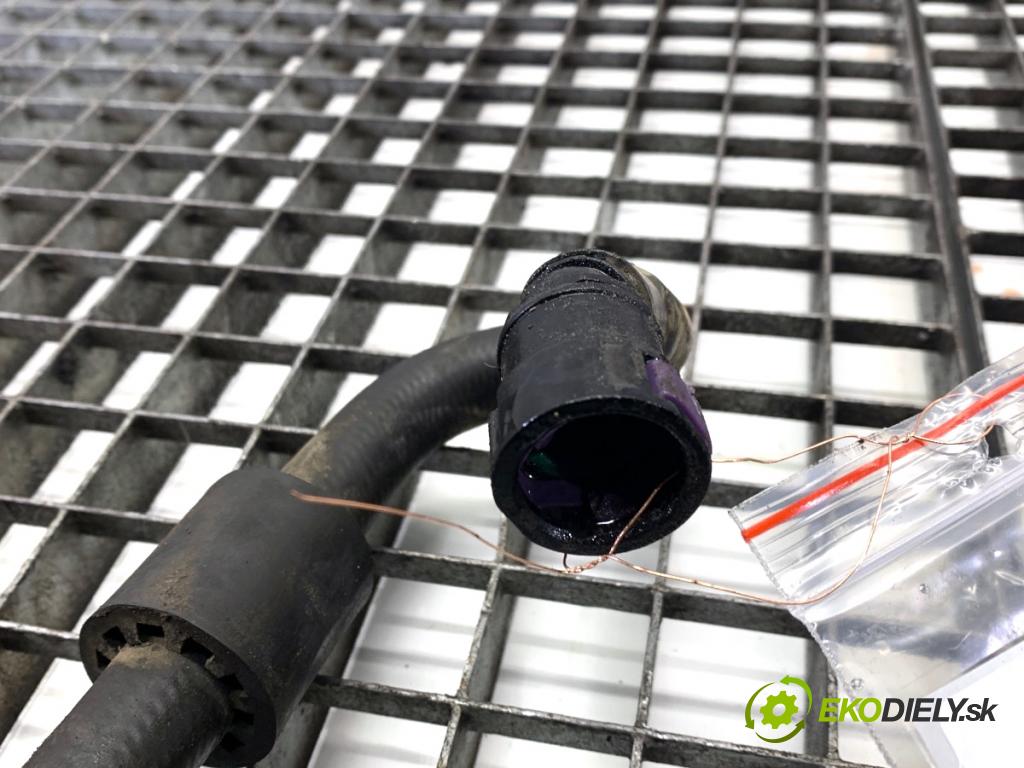 VOLVO S90 II sedan 2019 223 kW T8 Hybrid AWD 1969 Rúra vody 31338404