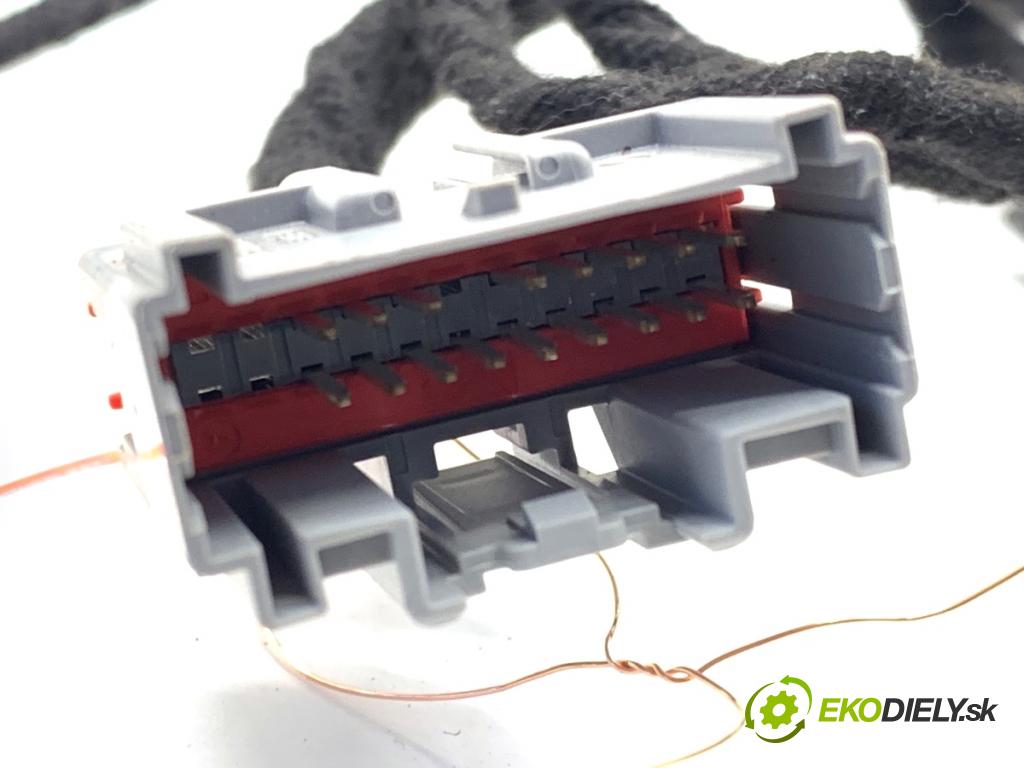 VOLVO S90 II sedan 2019 223 kW T8 Hybrid AWD 1969 káblovačka ZADNÍ dveře přední část levý 31676185