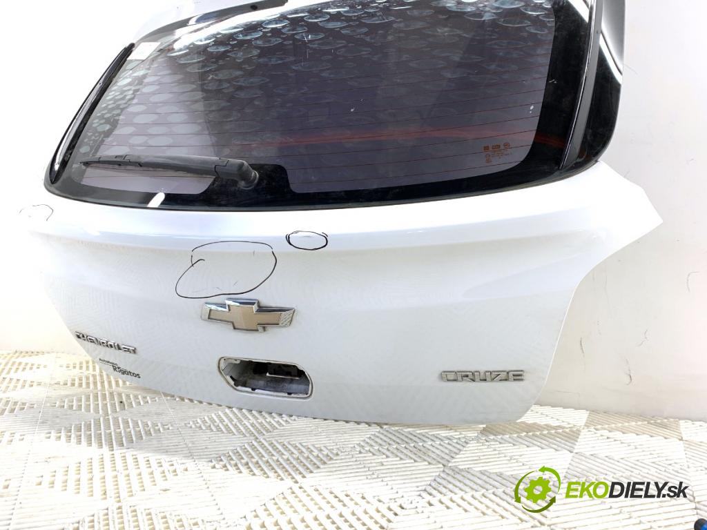 CHEVROLET CRUZE sedan 2013 91 kW 1.6 1598 kapota zad GAZ