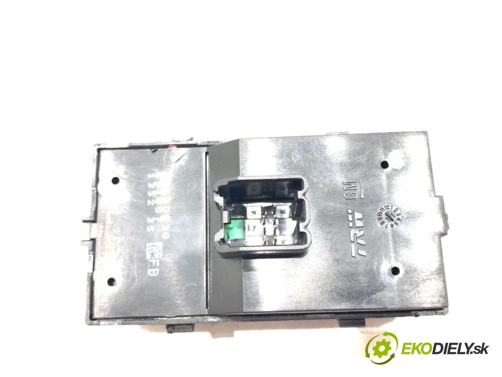 CHEVROLET CRUZE sedan 2013 91 kW 1.6 1598 Prepínač okien 20830838 (Prepínacie páčky pod volantom)