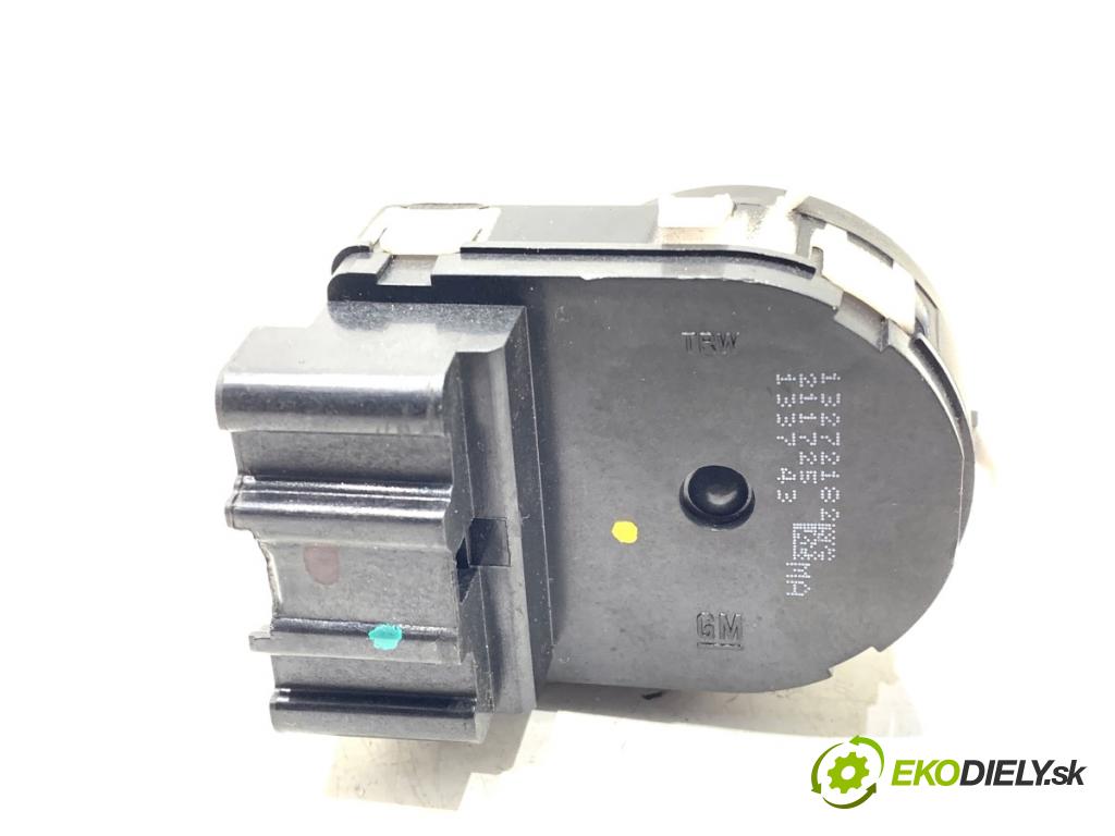 CHEVROLET CRUZE sedan 2013 91 kW 1.6 1598 Prepínač nastavenia spätných zrkadiel 13272182 (Prepínacie páčky pod volantom)