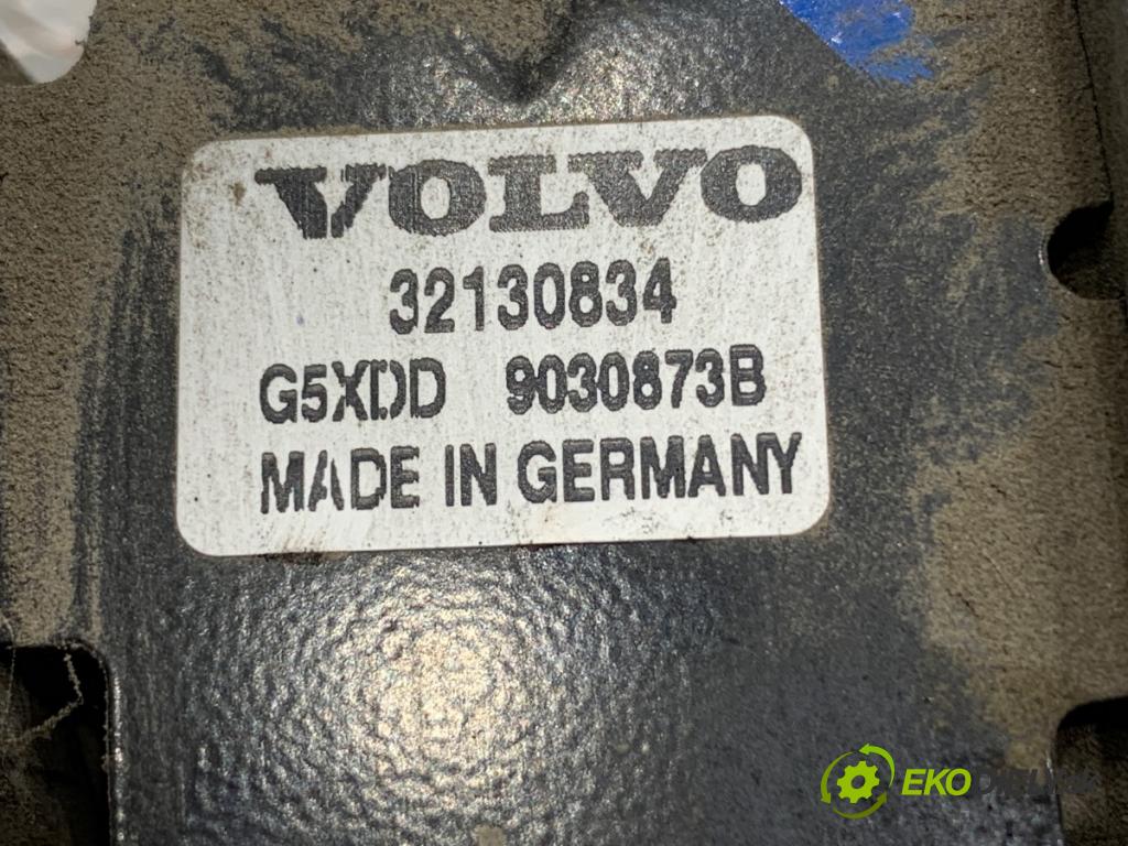 VOLVO S90 II sedan 2019 223 kW T8 Hybrid AWD 1969 pumpa Webasto 32130834
