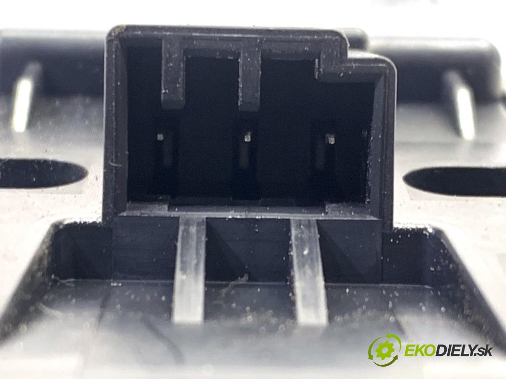 JAGUAR F-PACE SUV 2016 132 kW 2.0 TD4 AWD 1999 Prepínač okien  (Prepínacie páčky pod volantom)