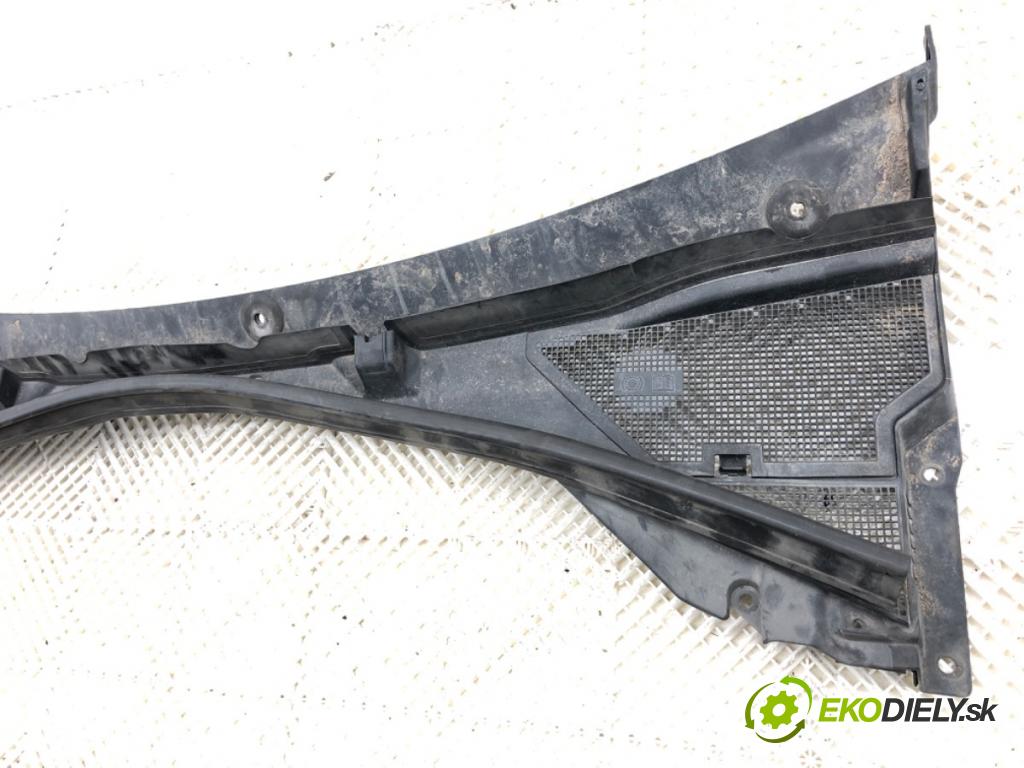 JAGUAR F-PACE SUV 2016 132 kW 2.0 TD4 AWD 1999 Torpédo, plast pod čelné okno  (Torpédo (plast pod čelným sklom))