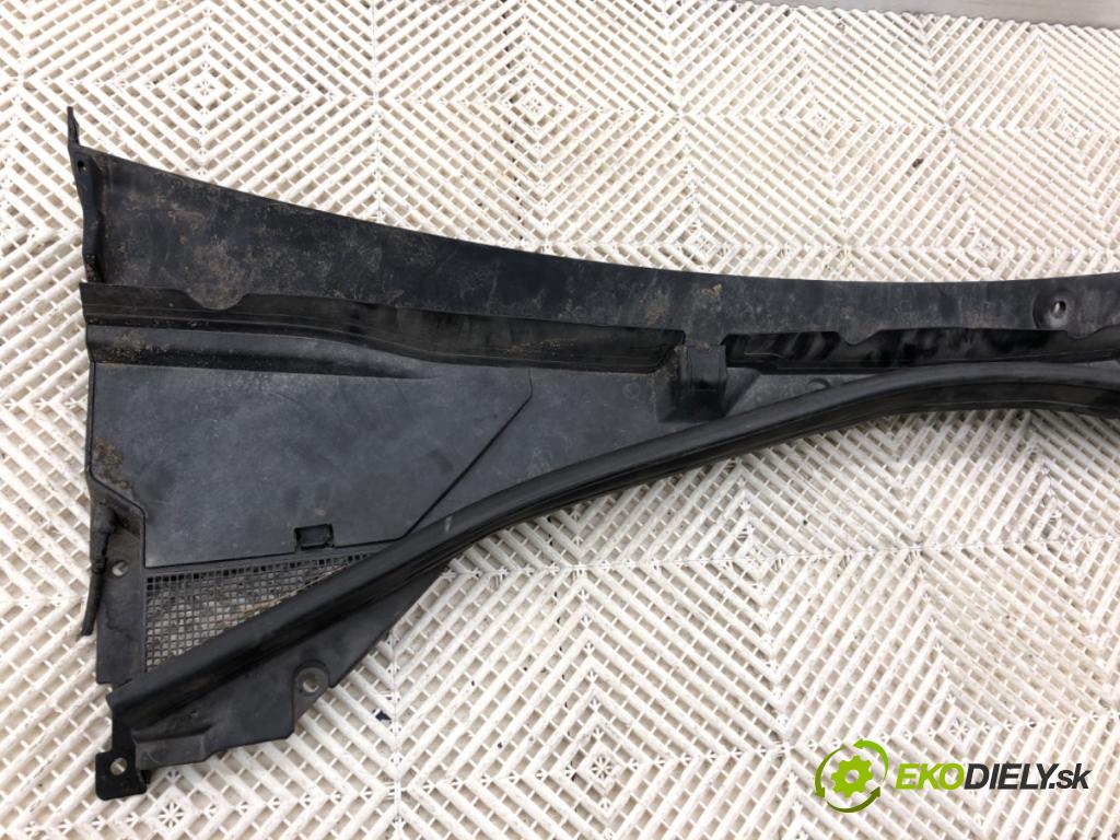 JAGUAR F-PACE SUV 2016 132 kW 2.0 TD4 AWD 1999 Torpédo, plast pod čelné okno  (Torpédo (plast pod čelným sklom))