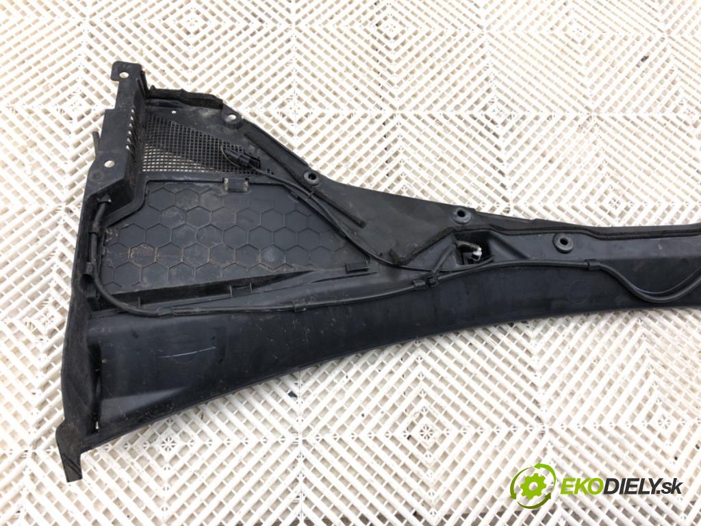 JAGUAR F-PACE SUV 2016 132 kW 2.0 TD4 AWD 1999 Torpédo, plast pod čelné okno  (Torpédo (plast pod čelným sklom))