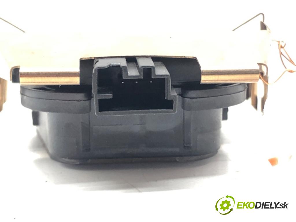 JAGUAR F-PACE SUV 2016 132 kW 2.0 TD4 AWD 1999 Snímač dažďa CPLA-17D547-AJ (Snímač dažďa)