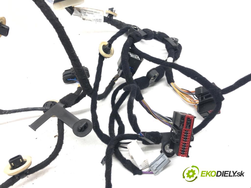 JAGUAR F-PACE SUV 2016 132 kW 2.0 TD4 AWD 1999 káblovačka dveře zadní část levý