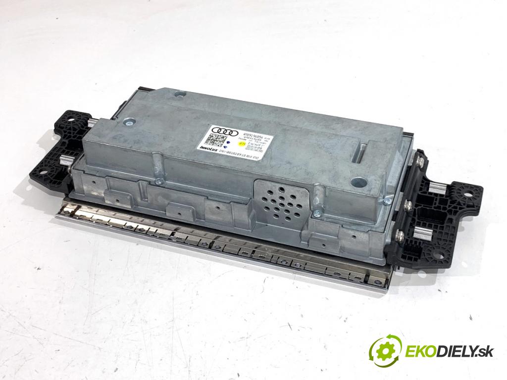 AUDI Q8 SUV 2018 210 kW 50 TDI Mild Hybrid quattro 2967 Dislpej 4M8919605A (Prístrojová doska)