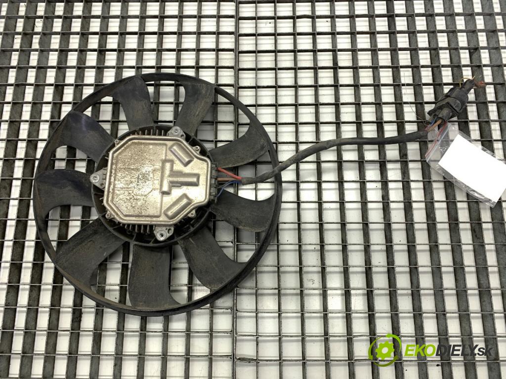 AUDI Q8 SUV 2018 210 kW 50 TDI Mild Hybrid quattro 2967 ventilátor klimatizace 8W0959455P (Ventilátor chladiče klimatizace)