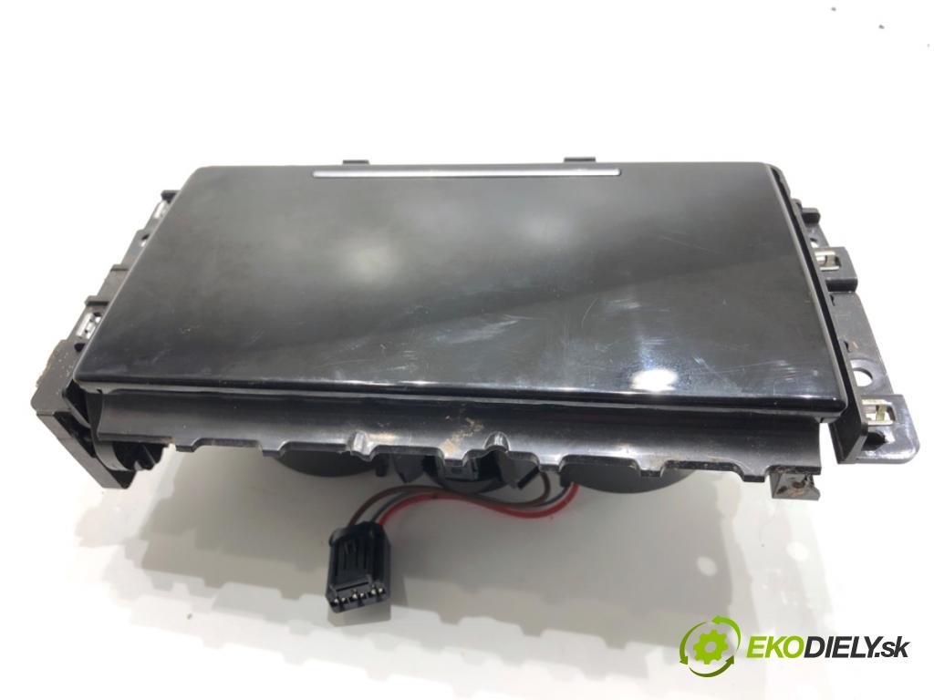 AUDI Q8 SUV 2018 210 kW 50 TDI Mild Hybrid quattro 2967 držák na nápoje  (Držák nápojů)