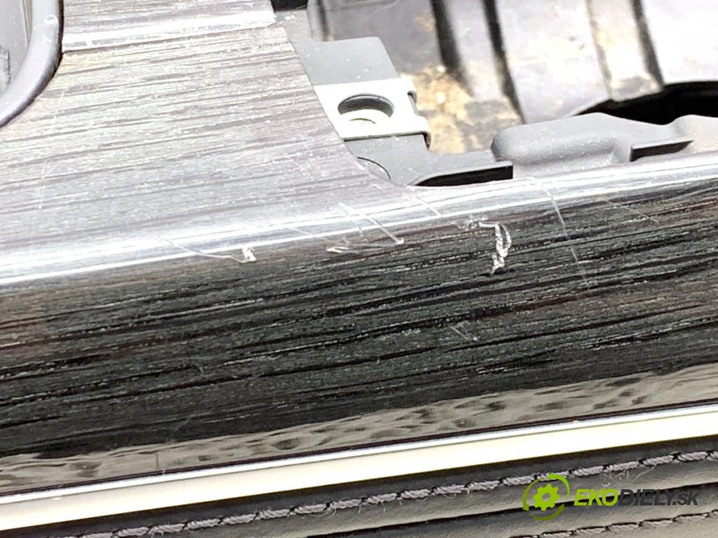 AUDI Q8 SUV 2018 210 kW 50 TDI Mild Hybrid quattro 2967 Tunel stredový  (Stredový tunel)