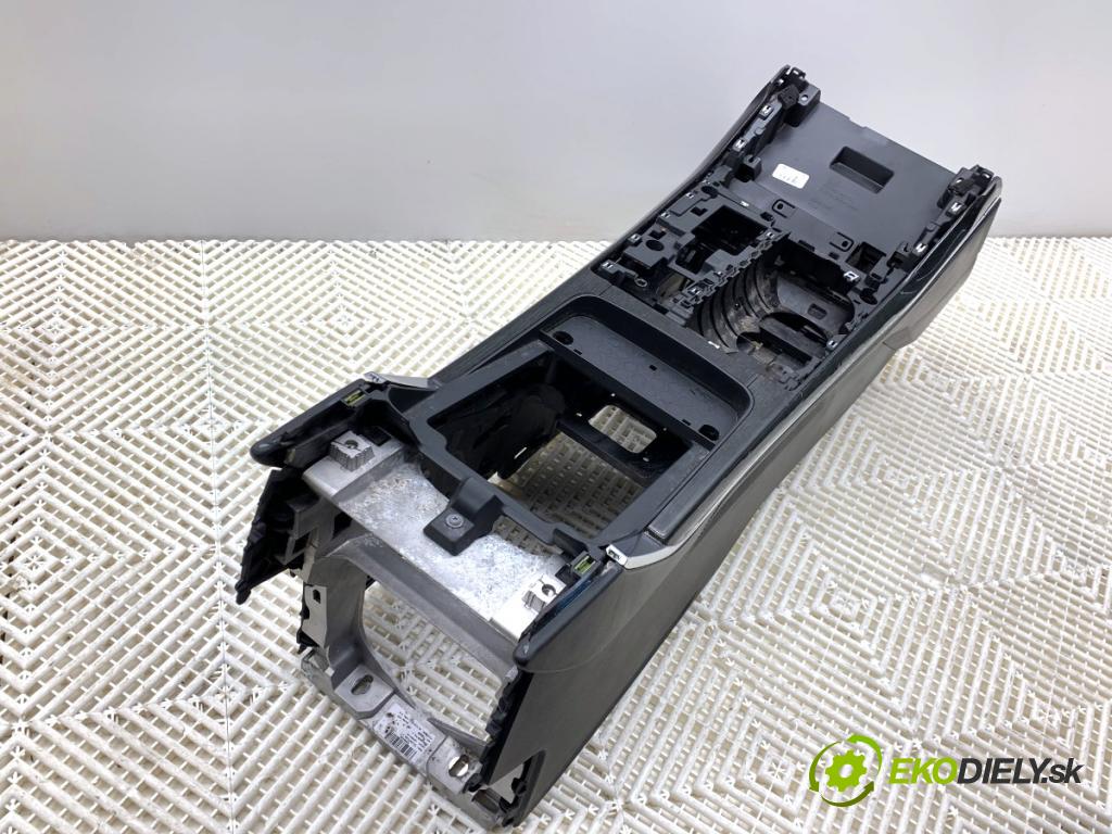 AUDI Q8 SUV 2018 210 kW 50 TDI Mild Hybrid quattro 2967 Tunel stredový  (Stredový tunel)