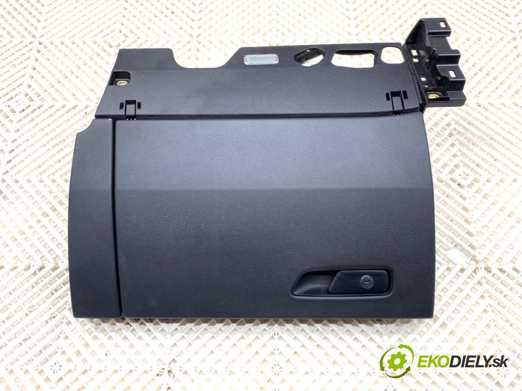 AUDI Q8 SUV 2018 210 kW 50 TDI Mild Hybrid quattro 2967 Priehradka, kastlík spolujazdca 4M8857035 (Priehradka (kastlík))