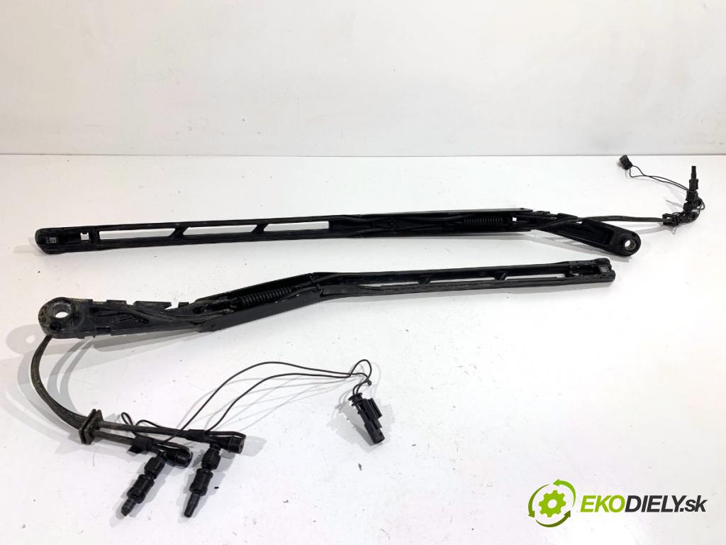 AUDI Q8 SUV 2018 210 kW 50 TDI Mild Hybrid quattro 2967 Rameno stierače predný 4M8955405B 4M8955406B