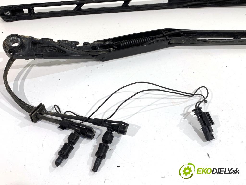 AUDI Q8 SUV 2018 210 kW 50 TDI Mild Hybrid quattro 2967 Rameno stierače predný 4M8955405B 4M8955406B