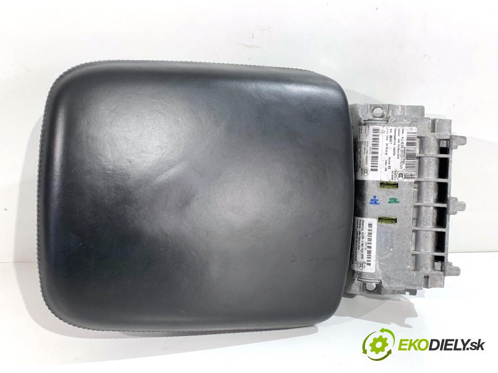 AUDI Q8 SUV 2018 210 kW 50 TDI Mild Hybrid quattro 2967 Lakťová opierka 4M8864207B (Lakťová opierka)