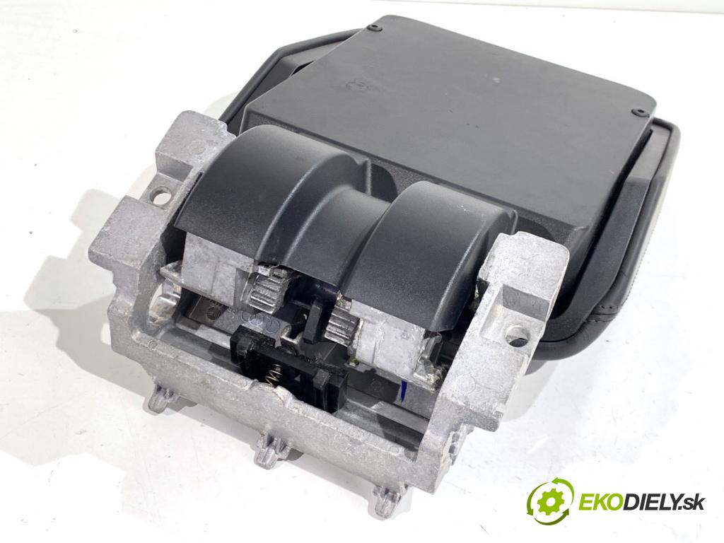 AUDI Q8 SUV 2018 210 kW 50 TDI Mild Hybrid quattro 2967 Lakťová opierka 4M8864207B (Lakťová opierka)