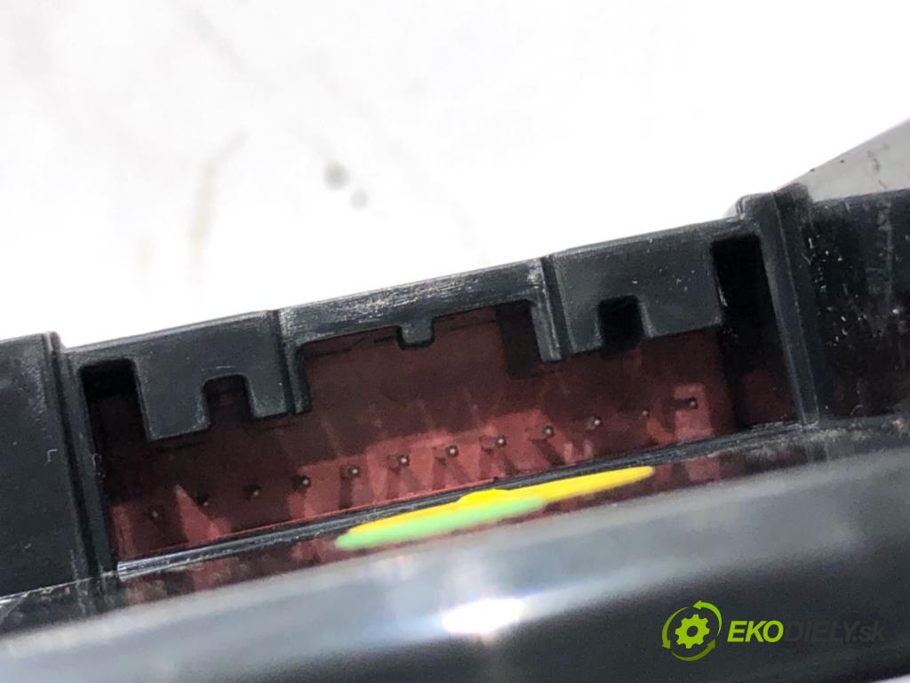 AUDI Q8 SUV 2018 210 kW 50 TDI Mild Hybrid quattro 2967 Panel ovládania kúrenia zad 4K0919158B