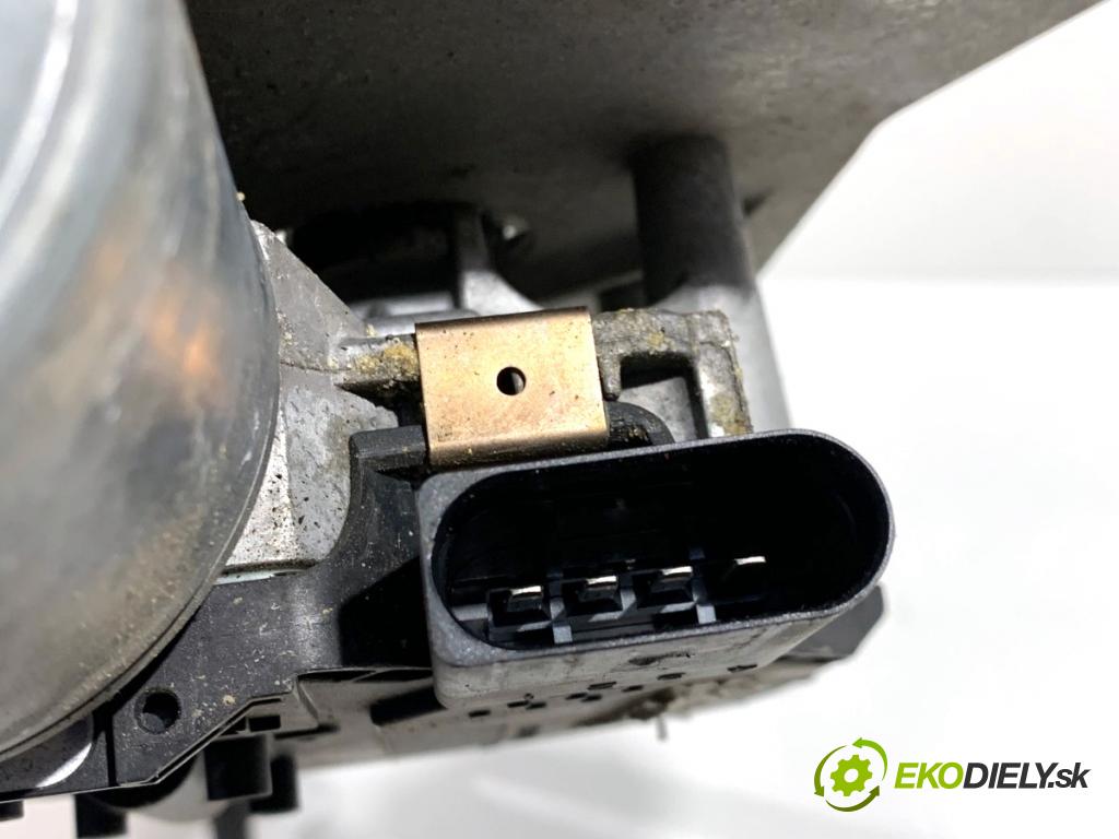 AUDI Q8 SUV 2018 210 kW 50 TDI Mild Hybrid quattro 2967 Mechanizmus stieračov predný 4M8955023 (Motorček stieračov predný)