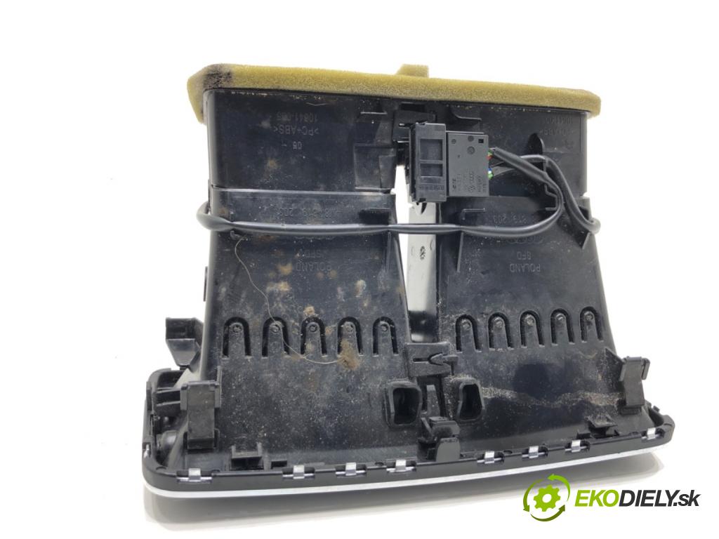 AUDI Q8 SUV 2018 210 kW 50 TDI Mild Hybrid quattro 2967 Mriežky kúrenia zad 4M8819203A