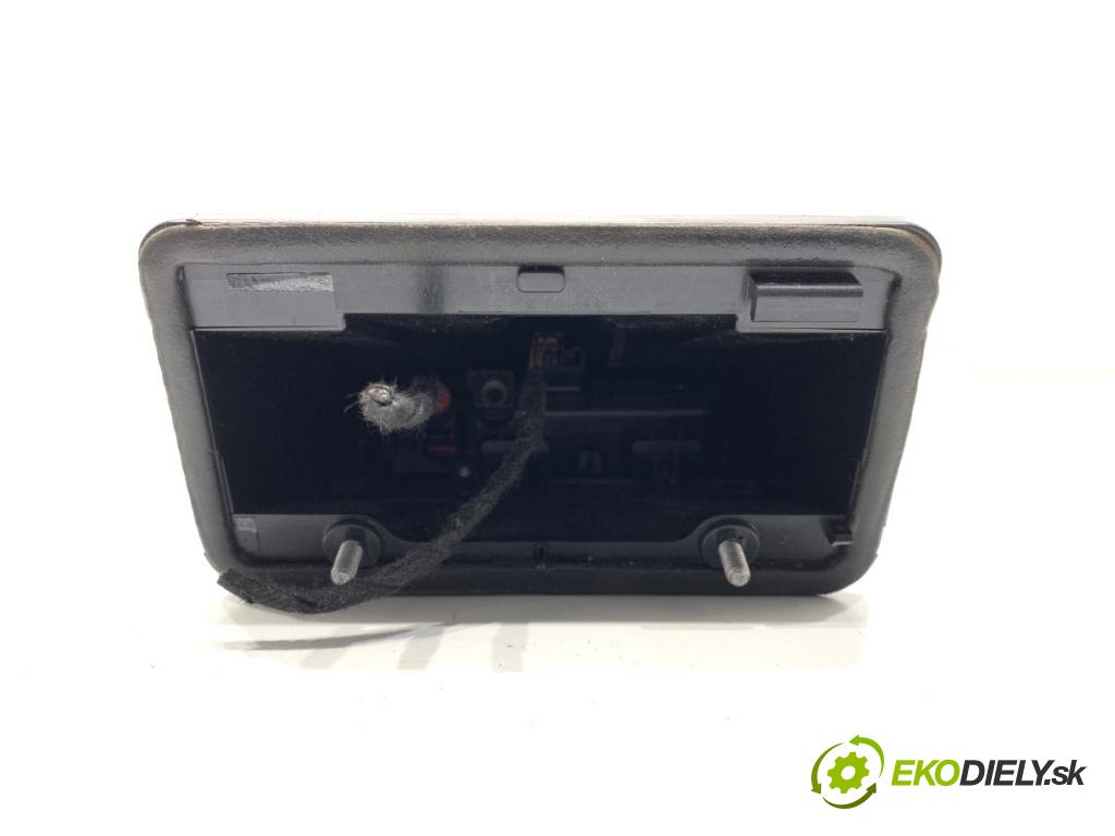 AUDI Q8 SUV 2018 210 kW 50 TDI Mild Hybrid quattro 2967 klika dveří zadní část 4M8827287A