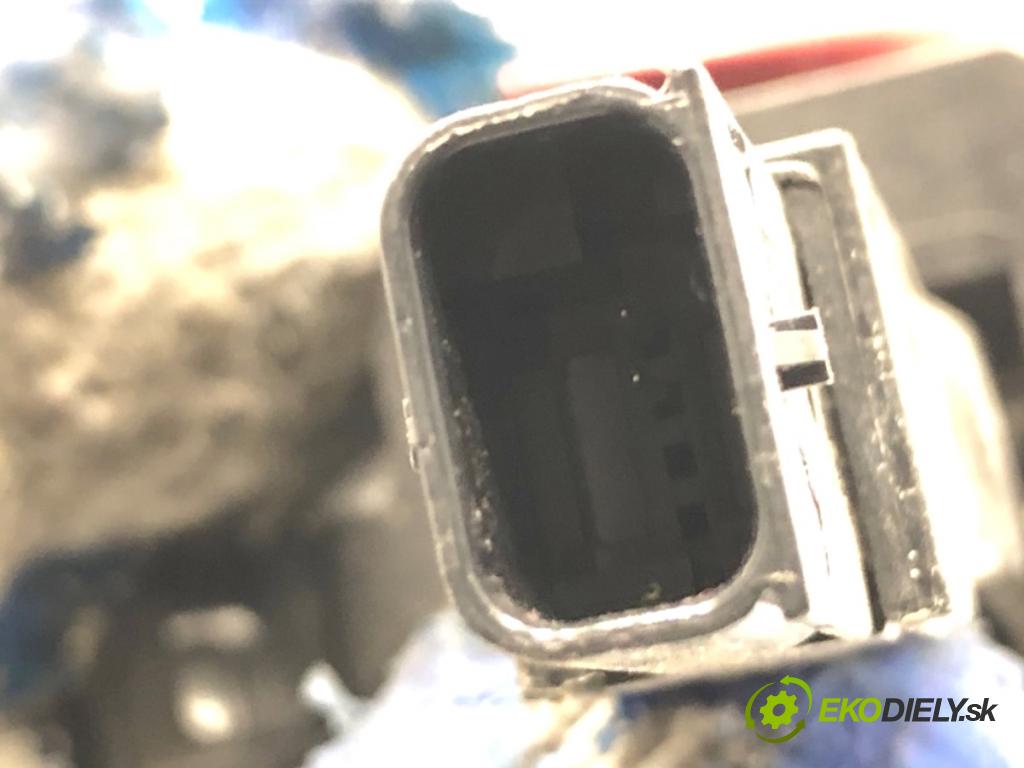 AUDI Q8 SUV 2018 210 kW 50 TDI Mild Hybrid quattro 2967 Kľučka vonkajšia pravy zad