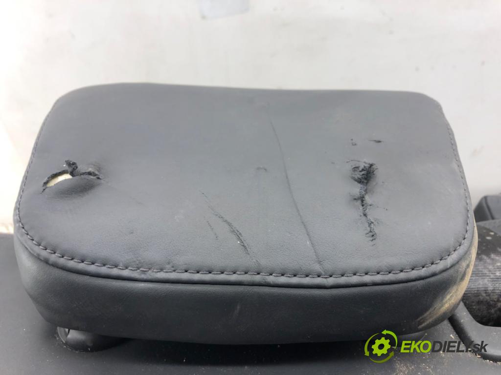 AUDI Q8 SUV 2018 210 kW 50 TDI Mild Hybrid quattro 2967 Sedadlo druhý rad