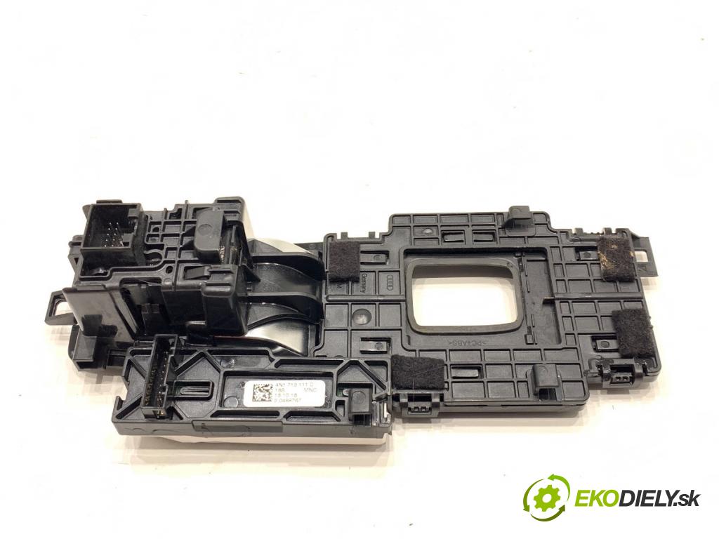 AUDI Q8 SUV 2018 210 kW 50 TDI Mild Hybrid quattro 2967 kulisa brzdy ruční brzdy 4N1713111D