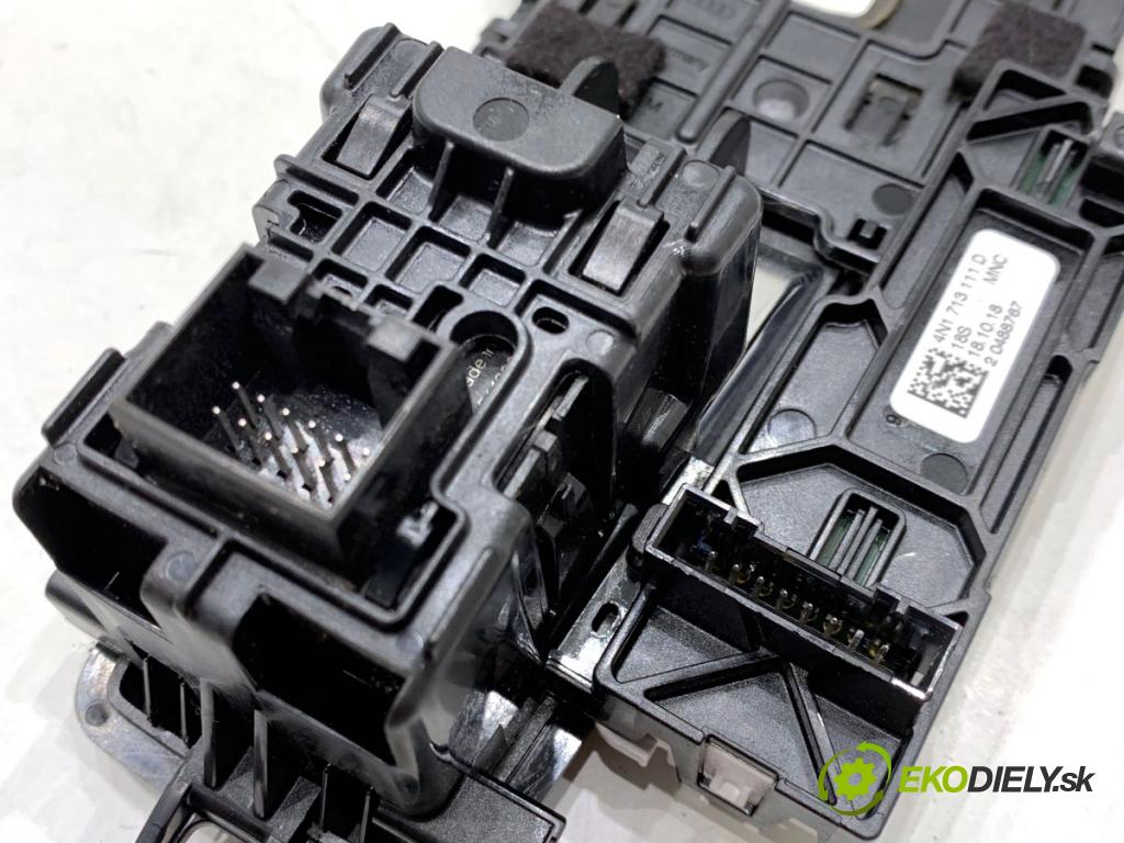 AUDI Q8 SUV 2018 210 kW 50 TDI Mild Hybrid quattro 2967 kulisa brzdy ruční brzdy 4N1713111D