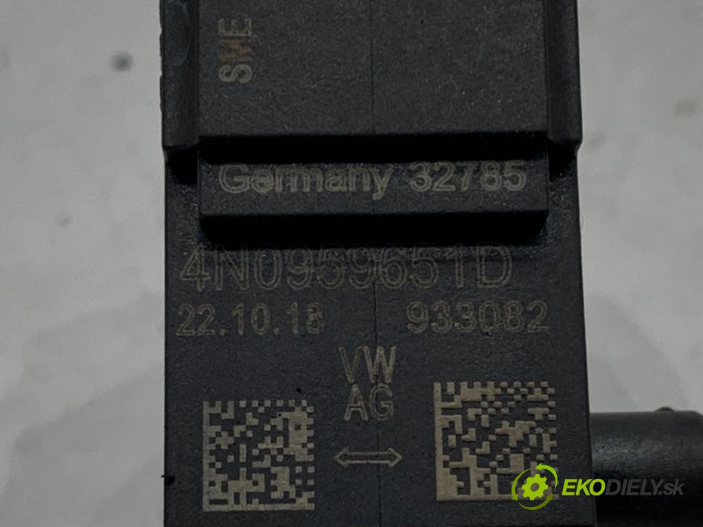 AUDI Q8 SUV 2018 210 kW 50 TDI Mild Hybrid quattro 2967 Snímač nárazu 4N0959651D (Snímač nárazu)