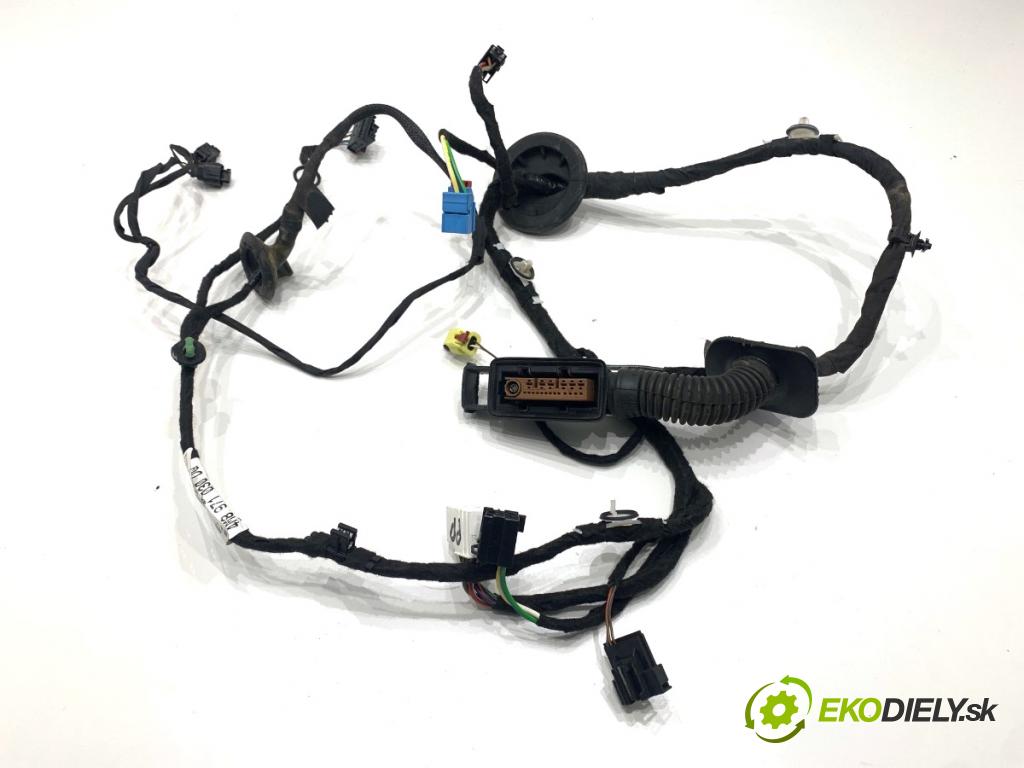 AUDI Q8 SUV 2018 210 kW 50 TDI Mild Hybrid quattro 2967 káblovačka dveře přední část pravý 4M8971030DQ