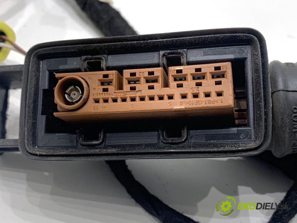 AUDI Q8 SUV 2018 210 kW 50 TDI Mild Hybrid quattro 2967 káblovačka dveře přední část pravý 4M8971030DQ