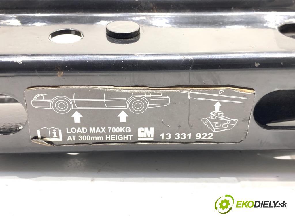 OPEL CORSA D liftback 2010 66 kW 1.3 CDTI (L08, L68) 1248 ZVEDÁK: - Mechanizmus 13331922