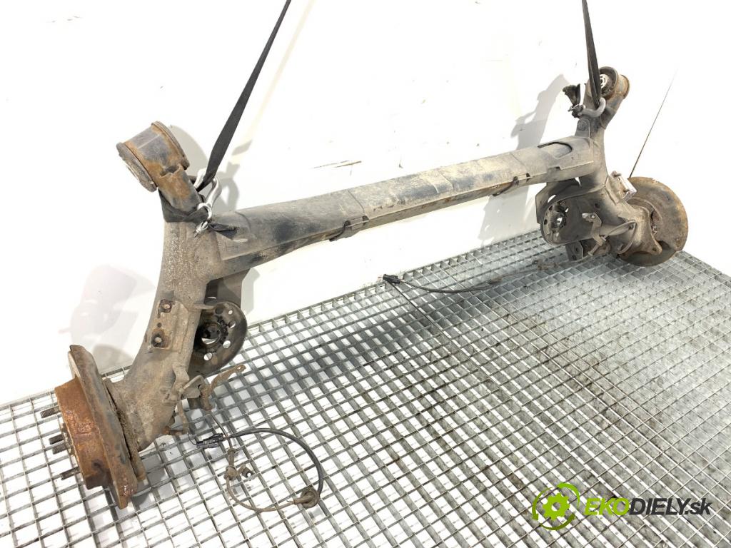 HYUNDAI i20 II liftback 2015 74 kW 1.4 1368 Výstuha zad