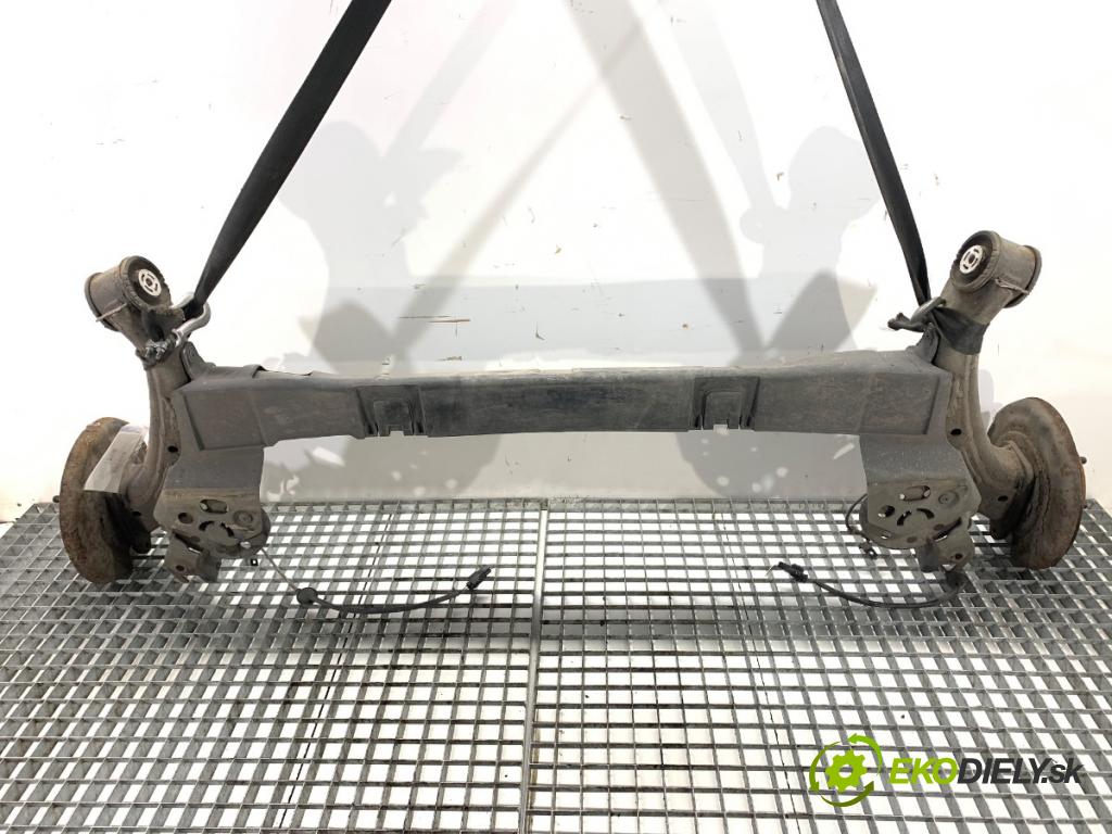 HYUNDAI i20 II liftback 2015 74 kW 1.4 1368 Výstuha zad