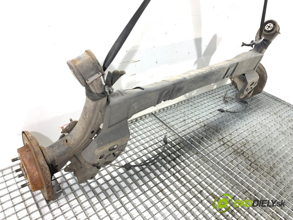 HYUNDAI i20 II liftback 2015 74 kW 1.4 1368 Výstuha zad