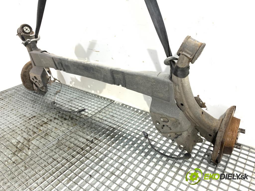 HYUNDAI i20 II liftback 2015 74 kW 1.4 1368 Výstuha zad