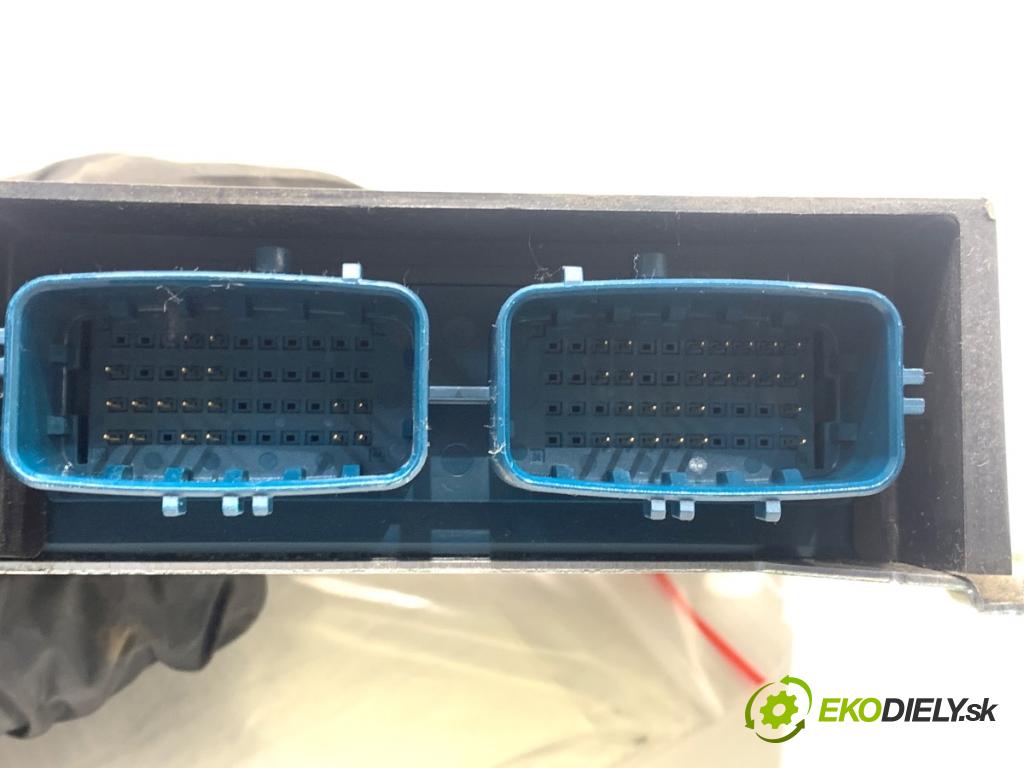 HYUNDAI i20 II liftback 2015 74 kW 1.4 1368 senzor airbag 95910-C8200 (Snímač)