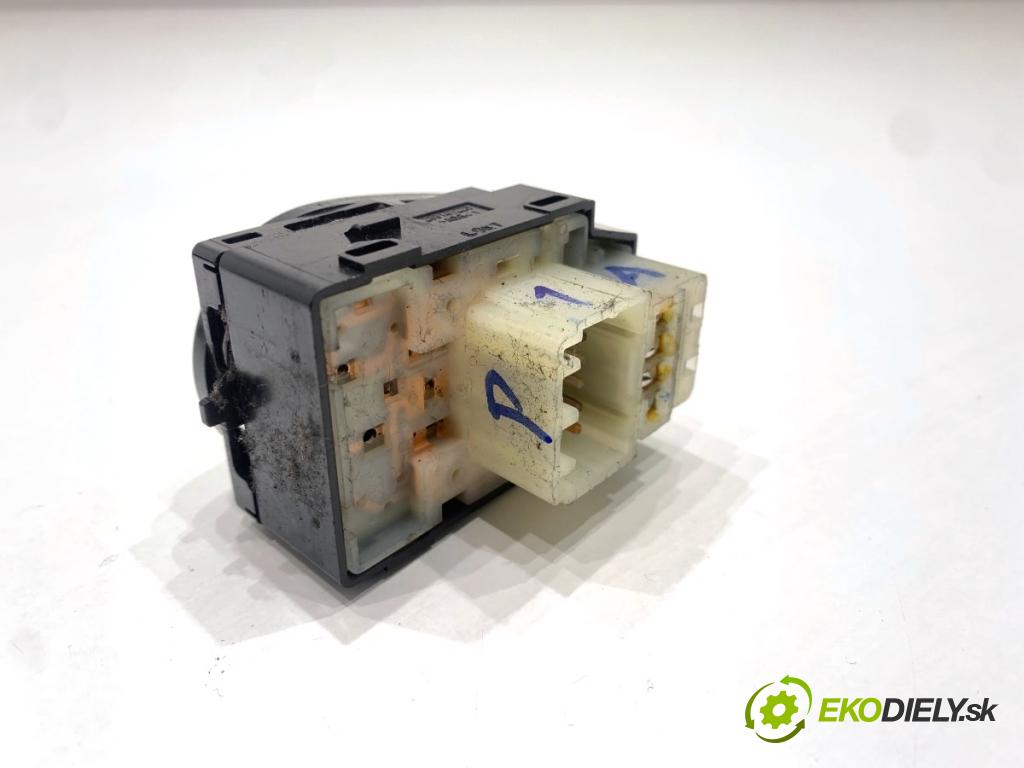 HYUNDAI i20 II liftback 2015 74 kW 1.4 1368 Prepínač nastavenia spätných zrkadiel 299140228 (Prepínacie páčky pod volantom)