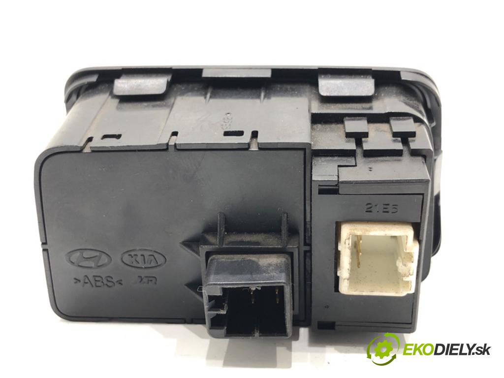 HYUNDAI i20 II liftback 2015 74 kW 1.4 1368 Prepínač nastavenia svetiel 93300-C8000 (Prepínacie páčky pod volantom)