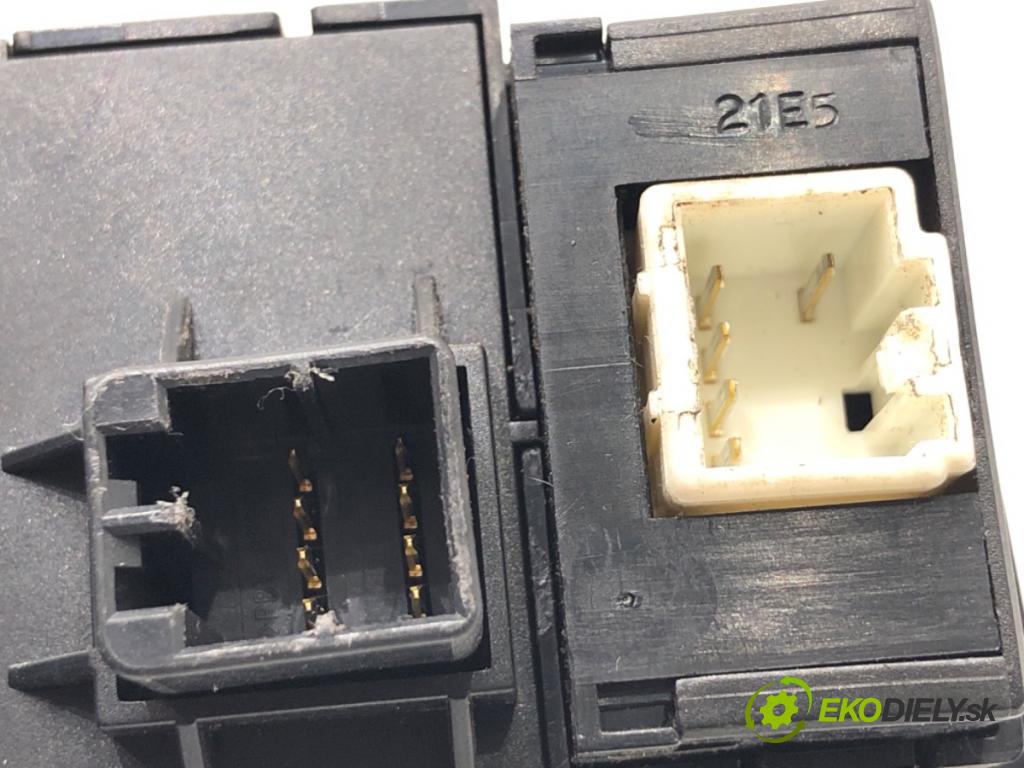 HYUNDAI i20 II liftback 2015 74 kW 1.4 1368 Prepínač nastavenia svetiel 93300-C8000 (Prepínacie páčky pod volantom)