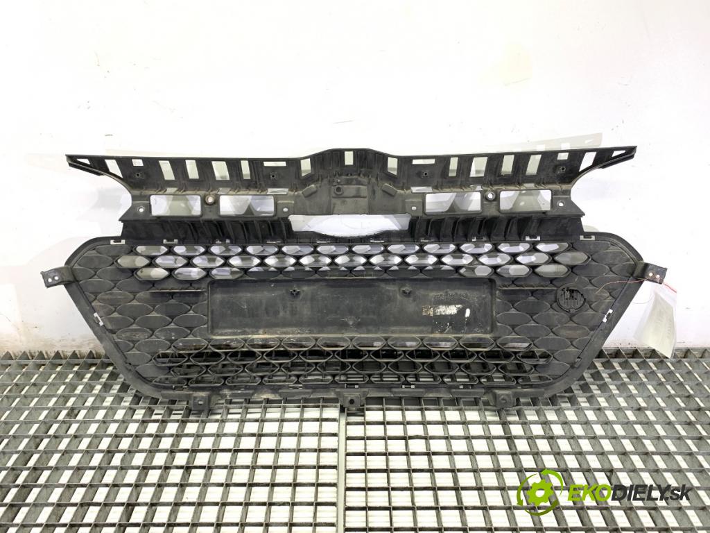 HYUNDAI i20 II liftback 2015 74 kW 1.4 1368 Mriežky nárazníka predný 86569-C8010 (Mriežka predná (maska chladiča))