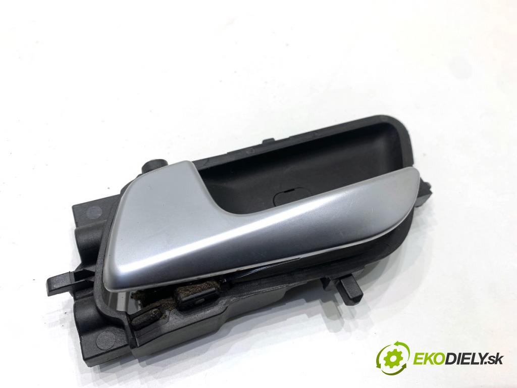 HYUNDAI i20 II liftback 2015 74 kW 1.4 1368 Kľučka vnútorná ľavy zad 